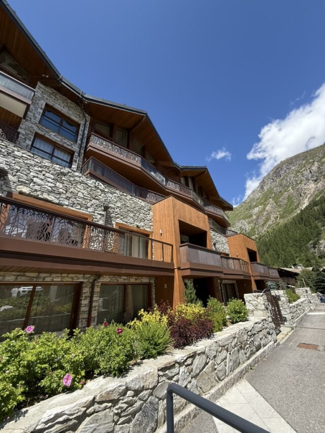 8FF33A68-17F1-4D10-815A-0870CEA41430_1_105_c