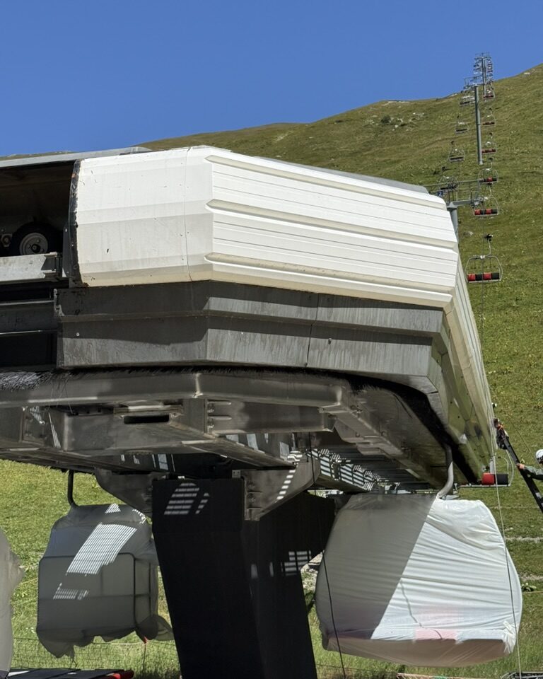 92120BC2-1422-4FE4-AECC-EAE001566964_1_105_c