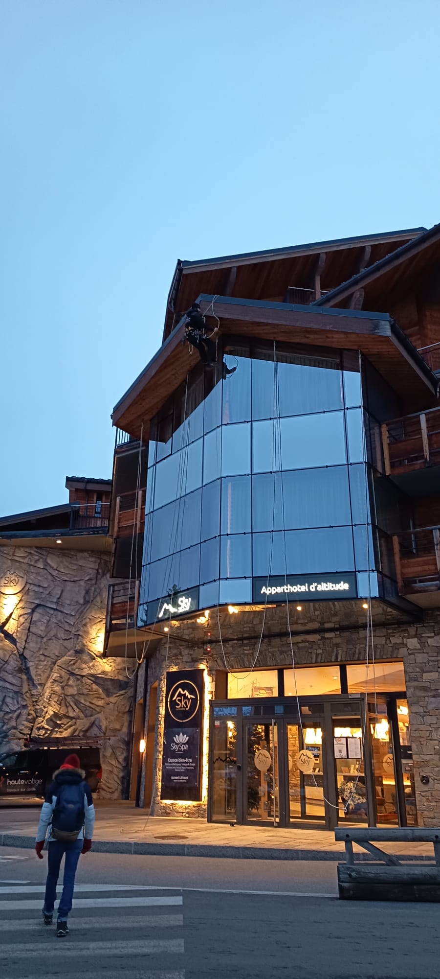 WhatsApp Image 2025-12-16 at 17.03.49